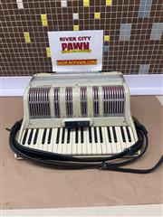 COVELLA ACCORDION #524 VINTAGE!!!!